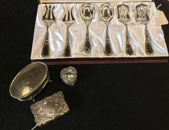 Late Vict rectangular silver snuff box, two silver trinket boxes & Wai Kee 6-pce serving set, cased